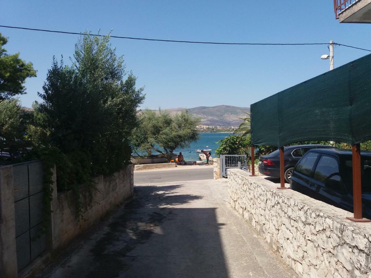 Apartments Dora Trogir Eksteriør bilde