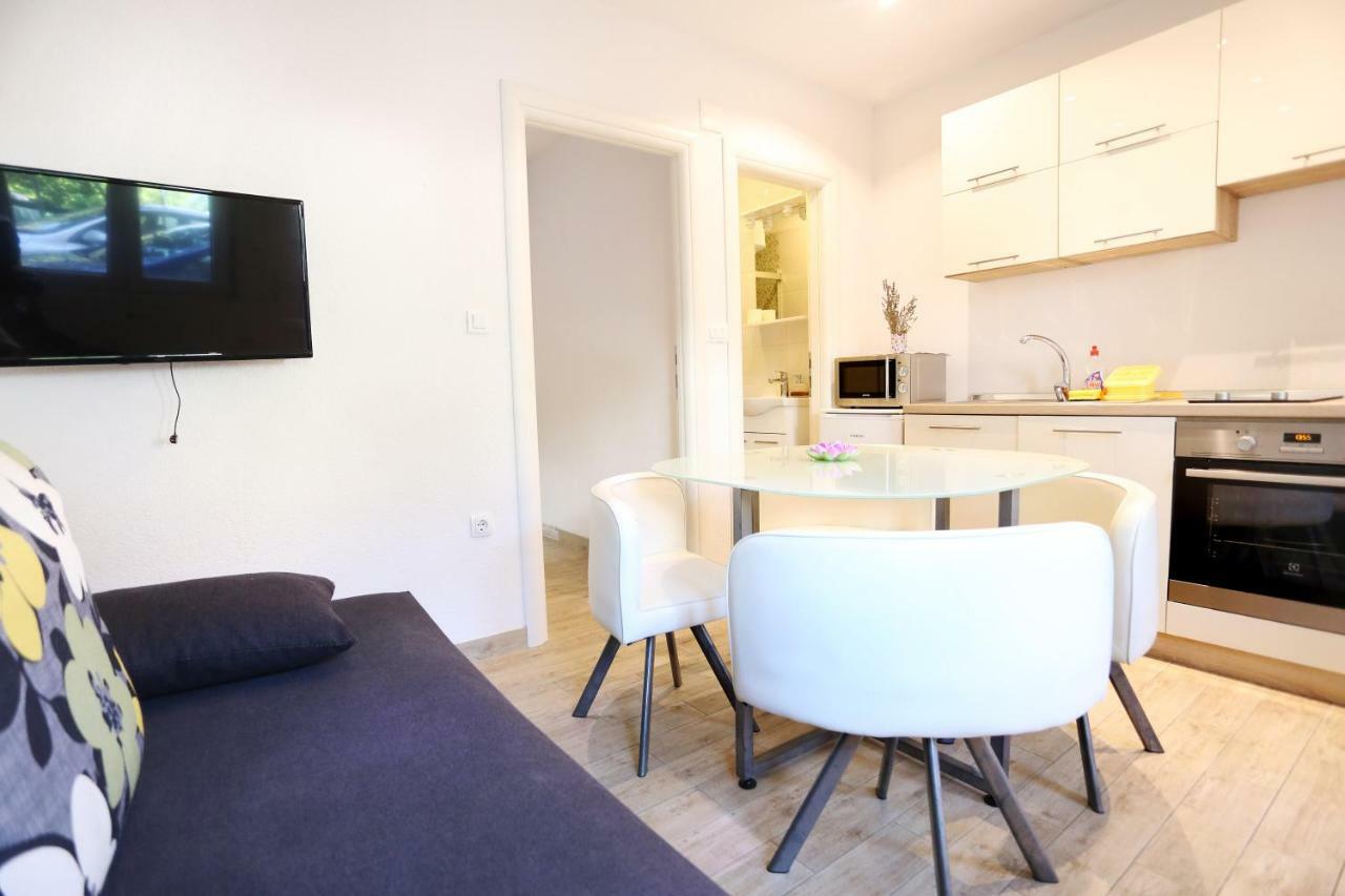 Apartments Dora Trogir Eksteriør bilde
