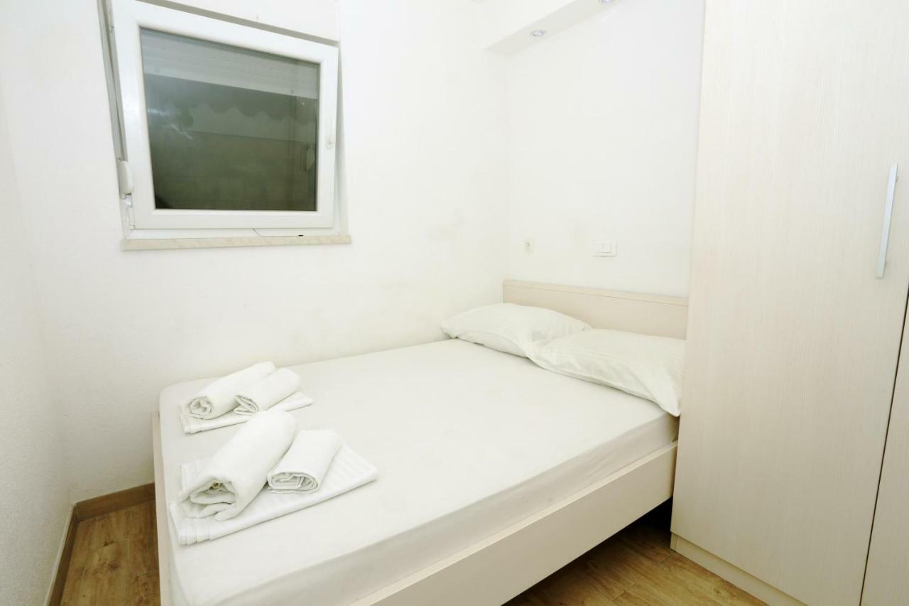 Apartments Dora Trogir Eksteriør bilde